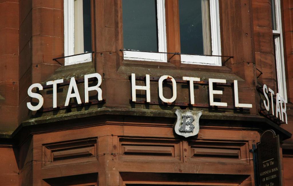 The Famous Star Hotel Moffat Exterior photo